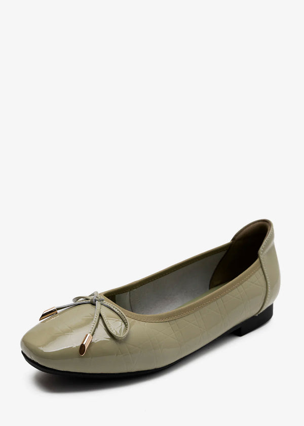 Junia-Green