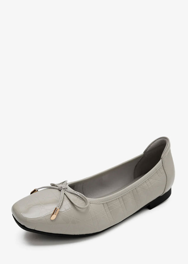 Junia-Grey