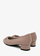 ريتا- عارية