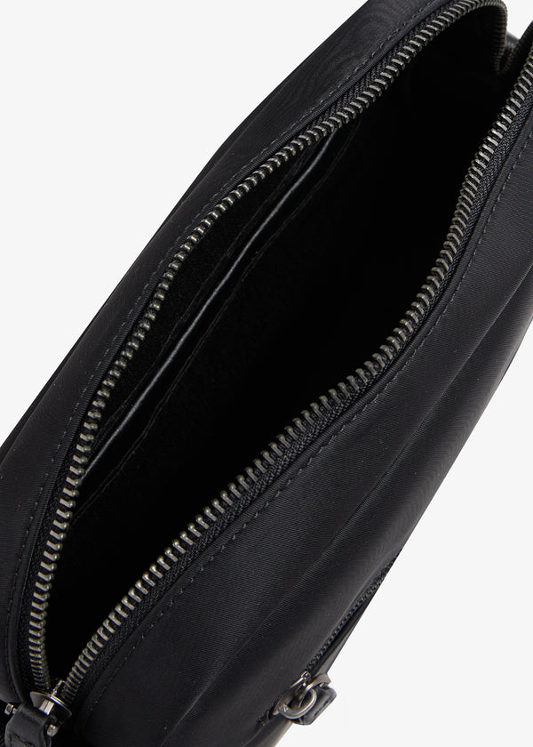 Ozel-M-Re - Cross Body Bag