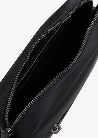 أدريان بلاك