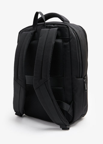 أدريان بلاك