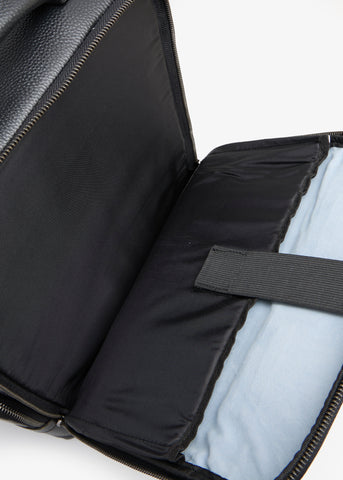 أدريان بلاك