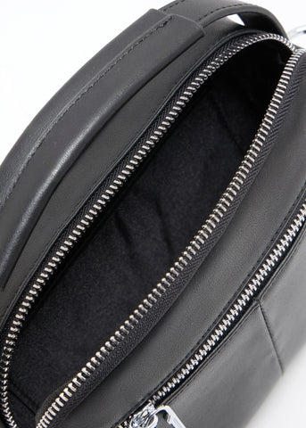 أدريان بلاك