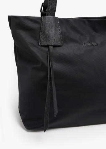 أدريان بلاك