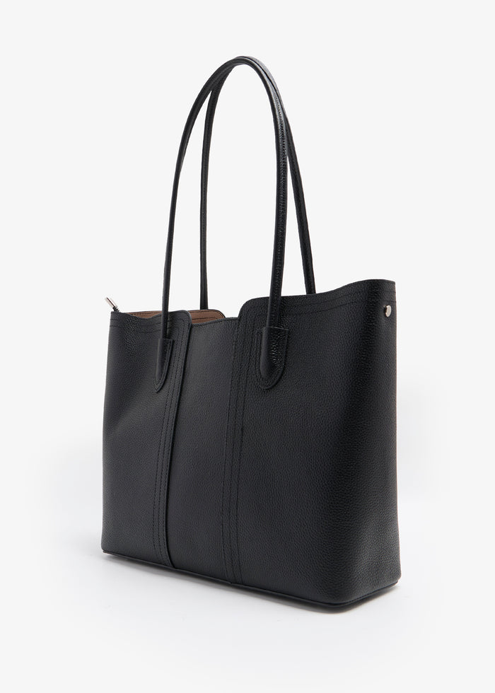 Doraci - Large Shoulder Bag