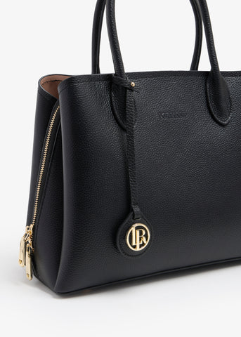 أدريان بلاك