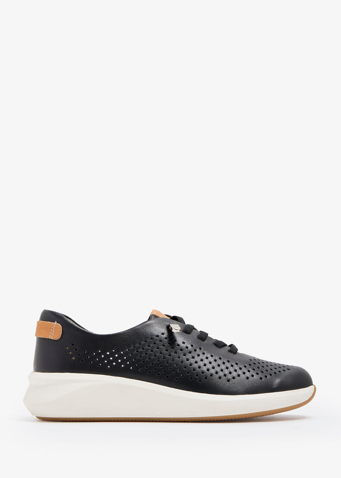 Luara - Low Top Sneakers
