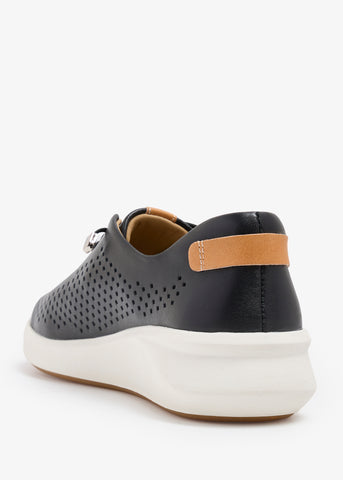 Luara - Low Top Sneakers