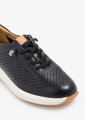 Luara - Low Top Sneakers