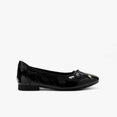 Junia-Black