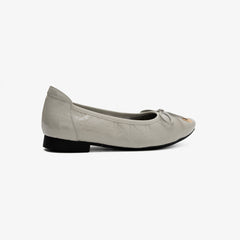 Junia-Grey