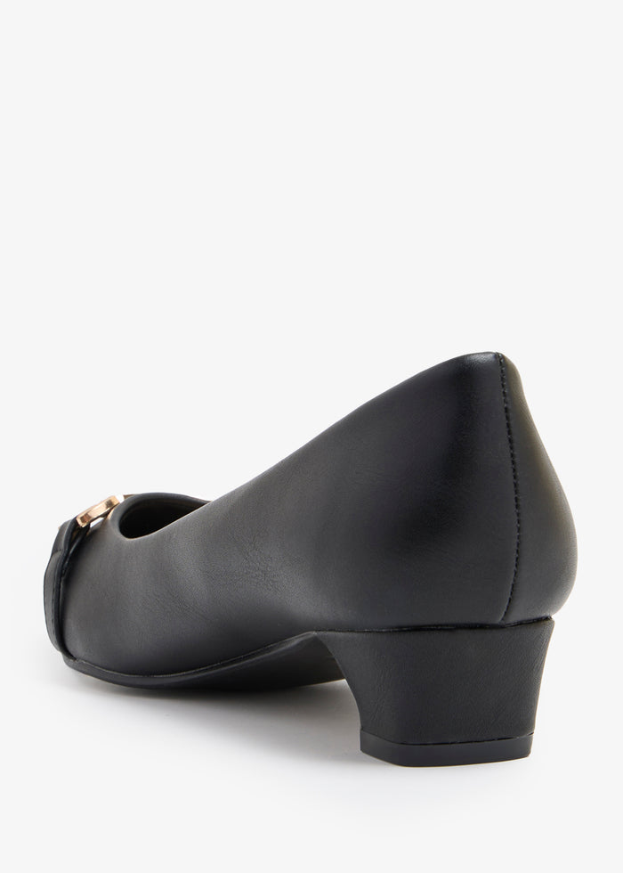 Lucia Re - Black