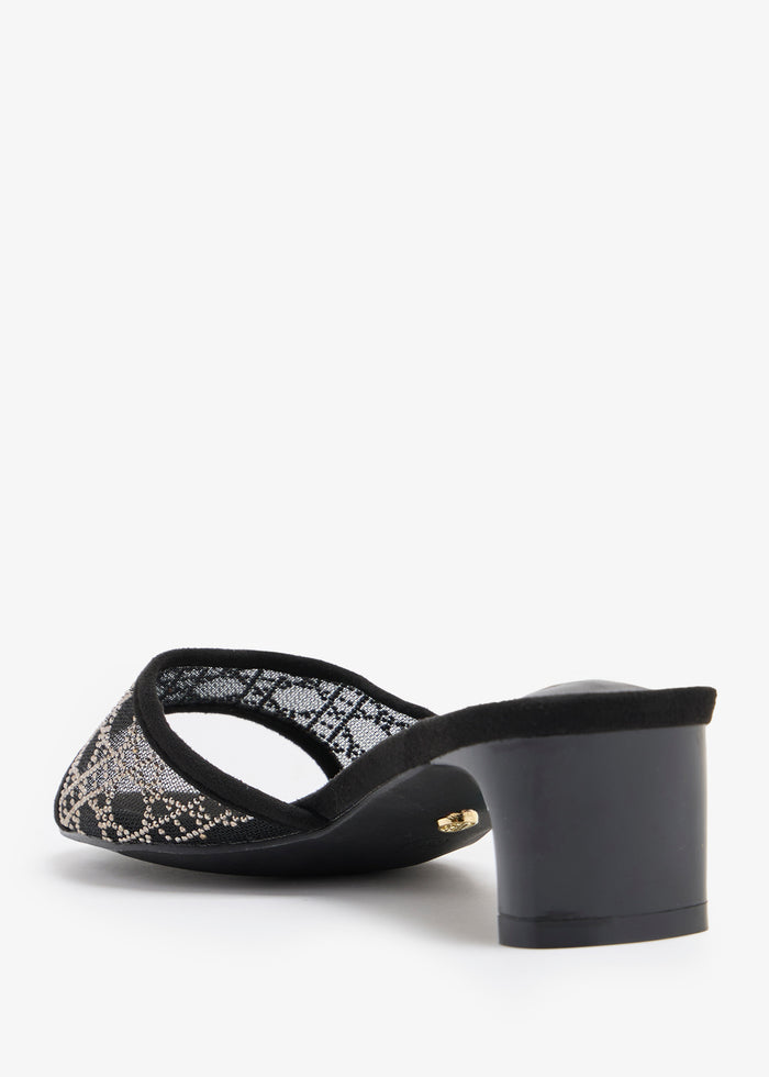 Weena - Black